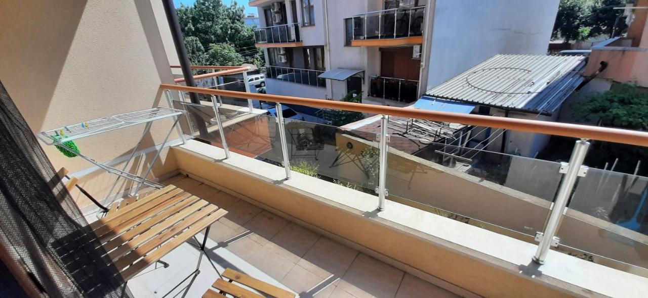 На Море В Сарафово Burgas Exterior foto